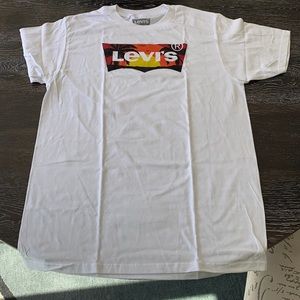 Levi’s T-shirt